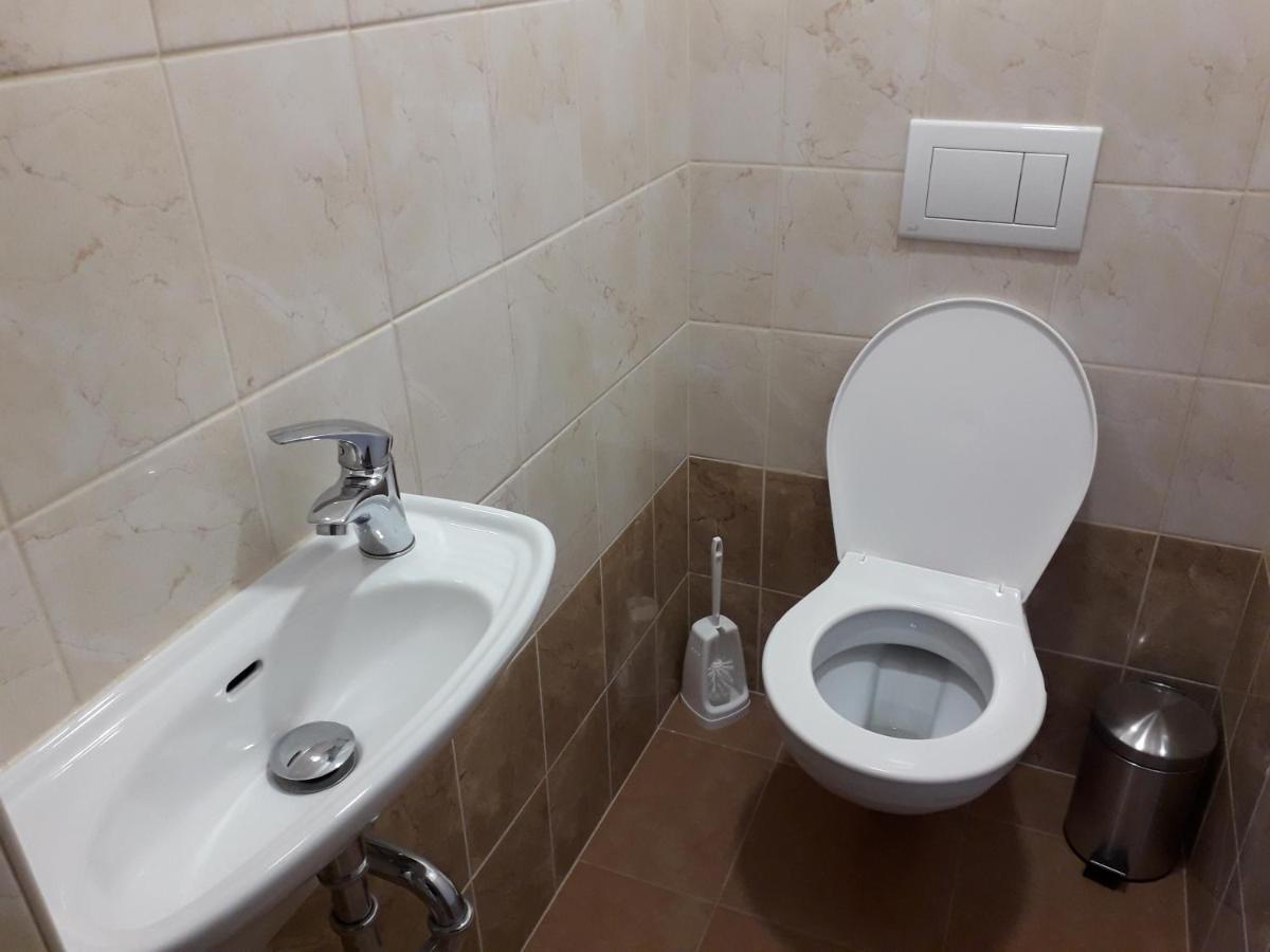 Ubytovani Anezka Lednice Bagian luar foto